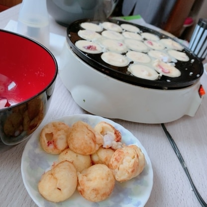 スーパーにたこ焼き粉がなかったので
レシピ見て作らせてもらいました！！
美味しかったです